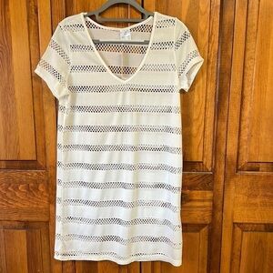 88 Madison White V-Neck Shortsleeve Laser Cutout Swimsuit Coverup Medium NWT